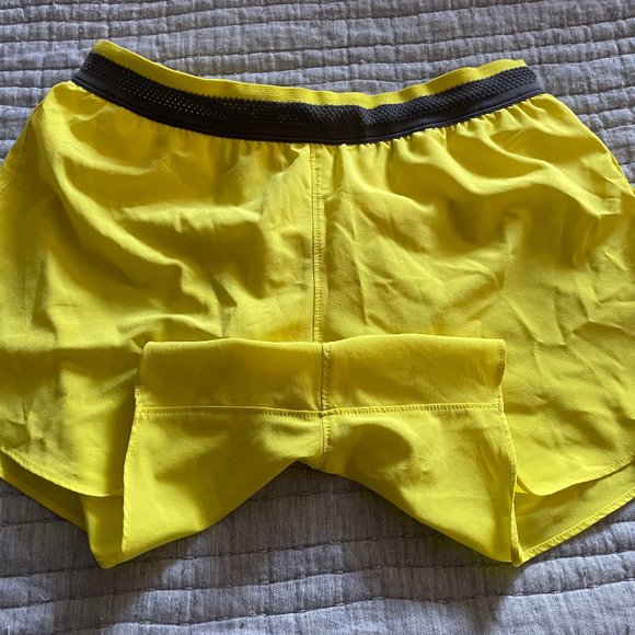 Rabbit Women's Winner 4" Running Shorts Small - Picture 3 of 5